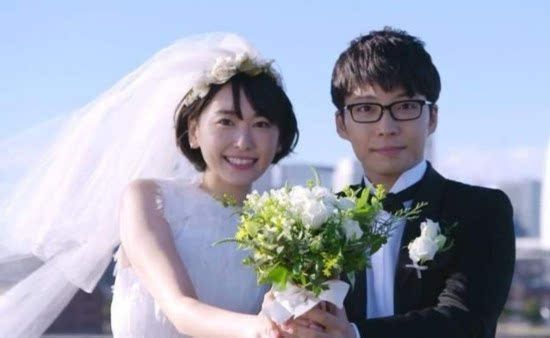 新垣结衣与星野源结婚 事务所官宣喜讯