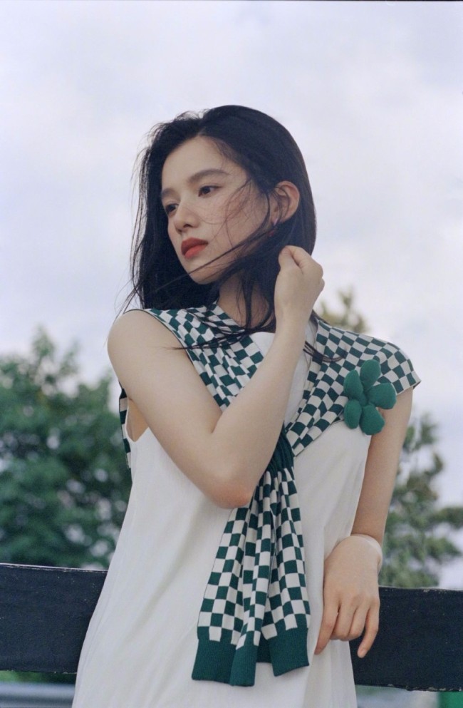 张婧仪23岁生日写真氧气感少女拥抱大自然3