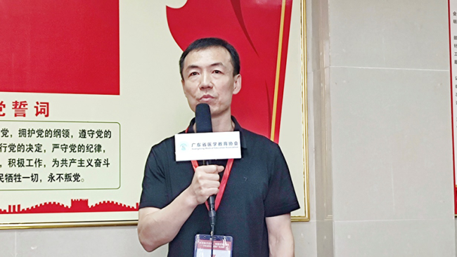 王小寅主任接受采访