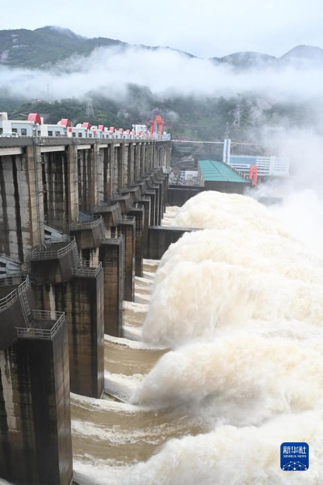 福建水口水电站持续多日开闸泄洪