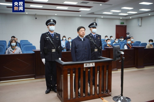 受贿4267万余元 重庆原副市长邓恢林一审获刑15年