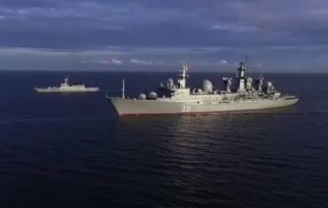 中俄海军参演舰艇在日本海会合