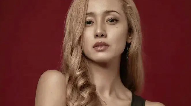 泽尻英龙华新恋情疑似曝光 与男友年龄相差14岁