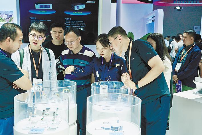 光博会参展企业总市值超1万亿元