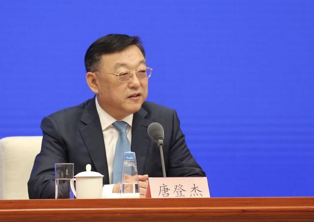 5月7日，省委书记唐登杰主持召开省委常委会会议