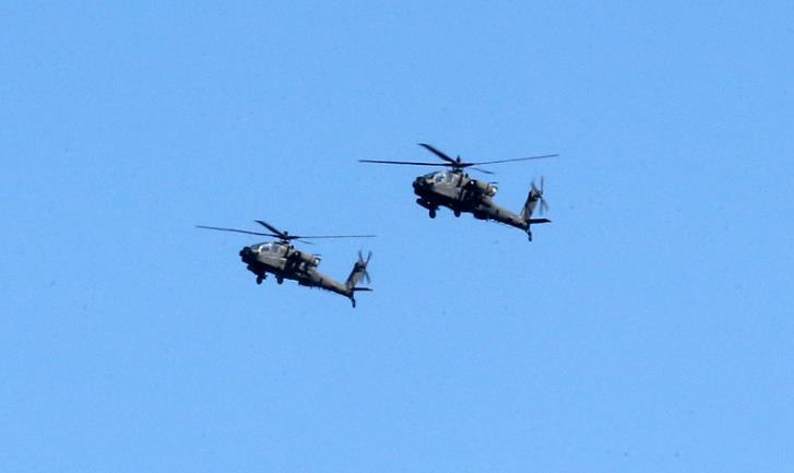 美军两架“阿帕奇”直升机相撞坠毁致3死1伤