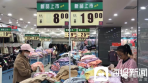 不是大牌买不起，而是更追求性价比——这些主打“低价”的服装超市开进济南市区