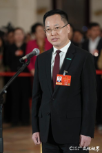 两会声音 | 全国人大代表、海信集团董事长贾少谦昨日走上“代表通道”：越来越多的全球首发首创，让中国制造向价值链高端攀升