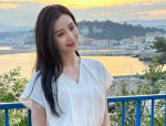 刘诗诗晒六一随拍 白衣黑裙优雅端庄氛围感满满