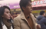 秦昊夫妇逛街被偶遇 伊能静没摘大衣吊牌引热议