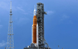 美国登月火箭“下台”避飓风 年内三次推迟发射