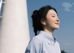 胡灵2023全新唱作单曲《青春旅行》鼓励积极生活