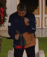 马杜罗跳舞“嘲弄”美国？特朗普再批马杜罗：他竟然模仿我的舞蹈，这个暴力的家伙 两国紧张局势升级