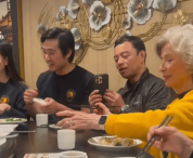 李小龙遗孀琳达近况曝光！与女儿定居美国西雅图