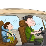 行车中车门突然打开掉出一个孩子 儿童安全锁缺失引发关注