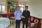 大哥跳河勇救落水邻居获赠锦旗 凡人善举暖人心