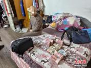 警方侦破组织400余名老年人换汇倒卖案 涉案金额达4500余万元