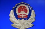 老人街头晕倒 民警紧急施救 低血糖老人获及时救助