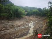 多位村民洪流中救落水者细节曝光 暴雨夜生死救援
