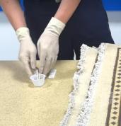 毒贩把冰毒藏在地毯纤维里 奇葩藏毒手段被识破