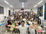00后班主任的首届学生要高考了 年轻教师与学生的双向奔赴