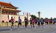 北京马拉松开跑时刻 32000名跑者出发
