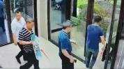 孩子起争执家长持钢管打人 邻里冲突升级引发关注