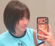 吴艳妮晒素颜新造型，夸自己：她好可爱呀