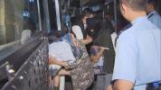 香港O记破门捣毁一毒品窝点，42岁男子为逃避追捕，疑从天台坠亡