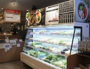 中国麻辣烫在日本火爆出圈 食客：自己挑选食材很有乐趣