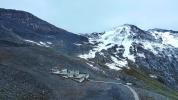 海拔4400多米为红军烈士升旗 雪山埋忠骨
