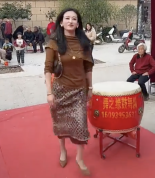 大姑姐一出场全场亲戚都乐开了花 在家也要好好吃饭呀～