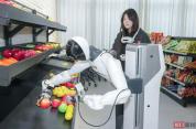 00后女生租30套房每套住1周 真相意外 教机器人做家务