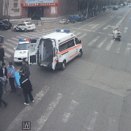 民警返乡途中偶遇发病男子 紧急施救