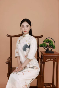 艺术东说念主物 好意思国大皆会艺术博物馆东方艺术部客座商酌员、荣宝斋签约画家葛溪月