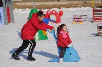 圆明园设置46条雪滑道供游客狂欢 冰雪乐园乐趣多