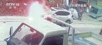 男孩点鞭炮烧车 家长被判赔8万余元 监护人责任重大