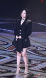 劉宇寧拍的張靚穎 “頂流腰精遇上海豚戰(zhàn)神”