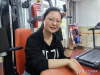 女生8個(gè)月從203斤減到110斤 自律重寫人生
