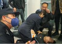乘客心梗地鐵上演生死營救 緊急救援挽回生命