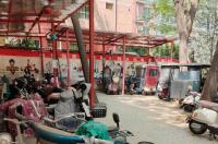 小區(qū)外圍設(shè)充電樁遭沿街店鋪業(yè)主反對 充電難題待解