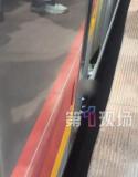 又有小孩掉入高鐵站臺縫隙,，記錄驚險一幕,！ 平安救出引發(fā)關(guān)注