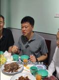 重慶榮昌區(qū)委書記下館子老板發(fā)聲 書記親民支持小店