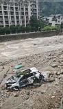 河南西峽一汽車遇山洪被沖下河道 景區(qū)關(guān)閉道路受損