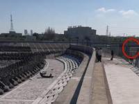 车辆撞护栏冲入长江 车内人员不幸身亡