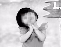 女孩被继母虐待致死案宣判 生父获刑十三年半