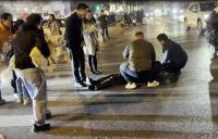 医院回应男子街头突然昏倒后去世 路人曾施救未果