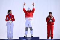 0.38分之差！谷爱凌坡障决赛屈居亚军，连续两届冬奥会获银牌 再度惜败格雷莫德