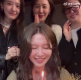 少女时代又聚了，一起为秀英庆生！
