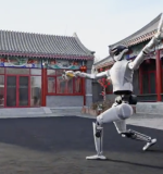 起猛了机器人舞剑拜年了！